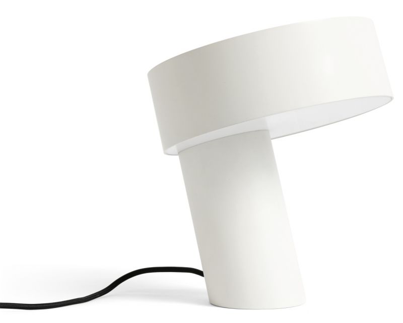 Weiße Slant Tischleuchte von Hay, moderne Lampe für Nachttisch oder Schreibtisch.